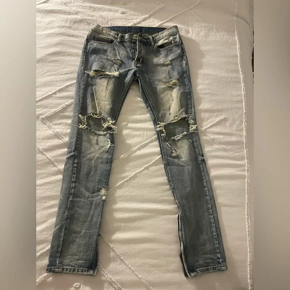 Distressed Jeans - Picture 2 of 5